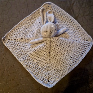 Iepuraș iepuraș - jucării și echipamente pentru copii - jucării bebeluși - pături bebeluși - Artynos.ro