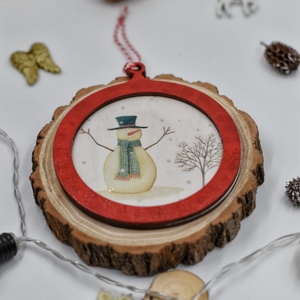 Ornament de Craciun din lemn, realizat prin tehnica decupajului, Craciun, Cadouri de Mos Craciun, Decor cu Mos Craciun, Pictura, Decoupage, transfer si tehnici servetel, ARTYNOS