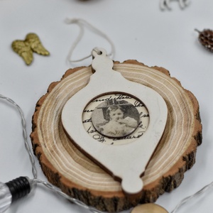 Ornament de Craciun din lemn, realizat prin tehnica decupajului, Craciun, Cadouri de Mos Craciun, Decor cu Mos Craciun, Pictura, Decoupage, transfer si tehnici servetel, ARTYNOS