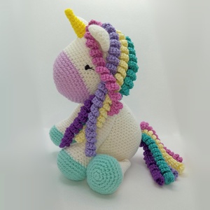 Jucărie croșetată unicorn Luna cu coama spiralată - jucării și echipamente pentru copii - plușuri - păpușă croșetată, păpușă de pluș - Artynos.ro