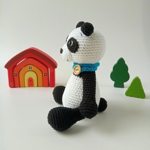 Jucărie croșetată urs Panda - jucării și echipamente pentru copii - plușuri - păpușă croșetată, păpușă de pluș - Artynos.ro