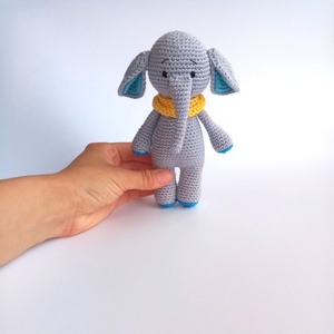 Jucărie croșetată elefant Toto - jucării și echipamente pentru copii - plușuri - păpușă croșetată, păpușă de pluș - Artynos.ro