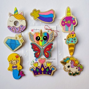 Martisoare din lemn pictate manual � Model unicorni si basme - Artynos.ro