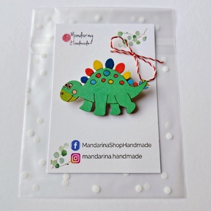 Mărțișoare pentru băieți, din lemn, pictate manual � Model dinozauri - bijuterii - mărțișor - Artynos.ro