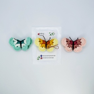 Fluturaș în 3 culori, mărțișor croșetat  - bijuterii - mărțișor - Artynos.ro