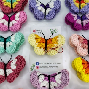 Fluturaș în 3 culori, mărțișor croșetat  - bijuterii - mărțișor - Artynos.ro