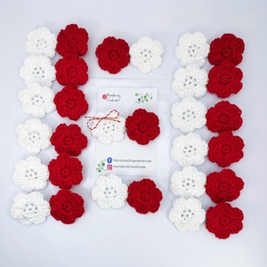 Doua floricele, martisor crosetat  - Artynos.ro