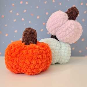 Dovleac handmade crosetat din fir pufos � jucarie moale si decoratiune de toamna pentru Halloween - Artynos.ro