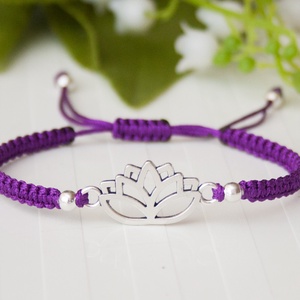 Bratara macrame impletita - floare de lotus violet inchis, Bijuterii, Bratari, Bratara impletita, bratara din fire, Innoda, ARTYNOS