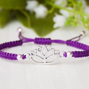 Brățară macrame împletită - floare de lotus violet închis - bijuterii - brățări - brățară împletită, brățară din fire - Artynos.ro