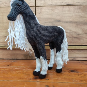 Cal crosetat - Artynos.ro