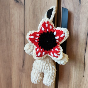 Demagorgon bebelus - Artynos.ro