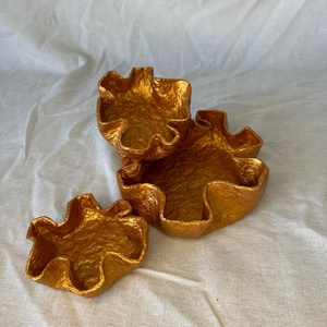 Set boluri decorative realizate din hârtie reciclată , Casă & Stil de viață, Accesorii pentru decorat casa, Decorațiuni de masă și decorațiuni pentru rafturi , Boluri din ceramică, boluri decorative, Arta de hârtie, Produse fabricate din materiale reciclate, ARTYNOS