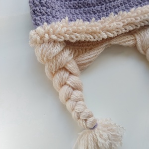 Căciulă cu codite - îmbrăcăminte și modă - haine bebeluși și copii - pălărie bebeluși - Artynos.ro Căciulă cu codite - îmbrăcăminte și modă - haine bebeluși și copii - pălărie bebeluși - Artynos.ro