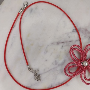 Mărțișor colier floral din mărgele de nisip - bijuterii - mărțișor - Artynos.ro