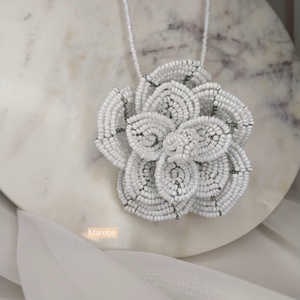 Colier trandafir  - bijuterii - coliere - coliere din mărgele - Artynos.ro