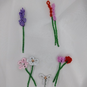 Breloc handmade � Buchet cu flori din mărgele, Mărțișor handmade personalizat - bijuterii - mărțișor - Artynos.ro