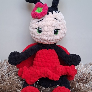 Buburuza crosetata, Jucarii si echipamente pentru copii, Plusuri, Figurine de plus, Crosetat, Cusatura, ARTYNOS