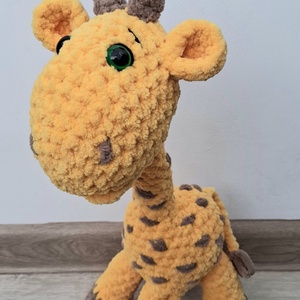 Jirafa crosetata - jucării și echipamente pentru copii - plușuri - figurine de pluș - Artynos.ro