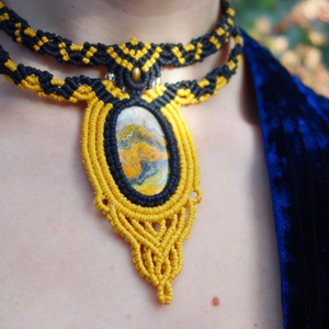 Colier micro-macrame cu Jasp Bumblebee - Artynos.ro