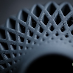 vază minimalistă cu geometrie complexă  apexis - accessorii și unelte - obiecte de decorare - plastic - Artynos.ro