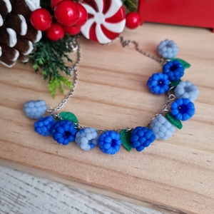 Colier cu zmeure - accesorii de crăciun - cadou tematic de moș crăciun, decorațiuni - cadouri de moș crăciun - Artynos.ro