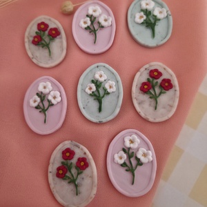 Broșă Mărțișor Vintage Flowers - bijuterii - mărțișor - Artynos.ro