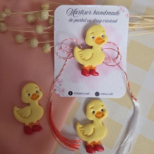 Broșă Mărțișor Rățușcă cu ghetuțe - Artynos.ro