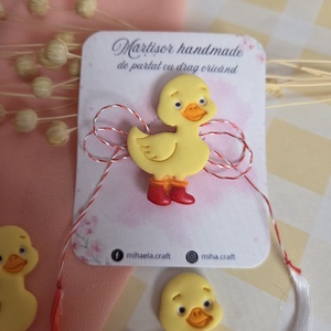 Broșă Mărțișor Rățușcă cu ghetuțe - bijuterii - mărțișor - Artynos.ro