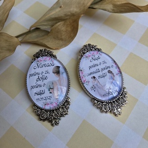 Brosa pentru buchet, Accesorii nunta, Buchet mireasa , Confectionarea bijuteriilor, Fiecare brosa este personalizata de la zero cu mesajul, culorile, imaginile sau pozele dorite. 

Ce..., ARTYNOS