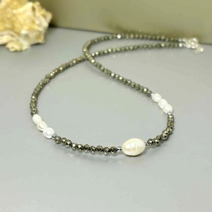 Colier pirita fatetata si perle - Artynos.ro