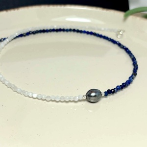 Colier lapis lazuli, piatra lunii si perlă cultură - bijuterii - coliere - coliere din pietre semiprețioase - Artynos.ro