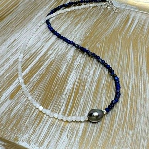 Colier lapis lazuli, piatra lunii si perlă cultură - bijuterii - coliere - coliere din pietre semiprețioase - Artynos.ro