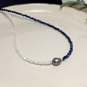 Colier lapis lazuli, piatra lunii si perla cultura - Artynos.ro