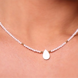 Colier sidef natural fatetat si aur filat de 14K - Artynos.ro