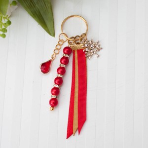 Breloc, ornament pentru geanta - Floare de soc si perle - Rosu/dorat, Geanta si husa, Accesorii genti, Breloc, , ARTYNOS
