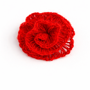 Broșă-Mărțișor croșetată manual Trandafir - bijuterii - broșe - Artynos.ro