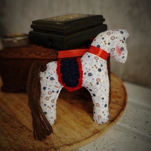 Jucarie vintage calut, Casa & Stil de viata, Echipament pentru camera copiilor, Cuib pentru copii, Cusatura, Crosetat, ARTYNOS