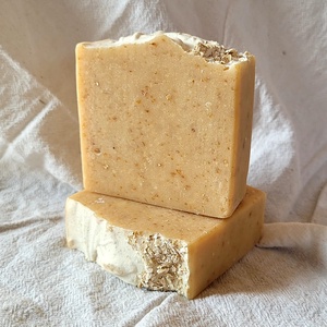 Sapun artizanal cu lapte de capra, ovaz si miere - Artynos.ro