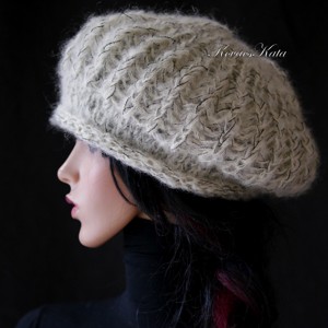 DORA / dusty - șapcă extravagantă tricotată manual din mohair cu ciuperci - îmbrăcăminte și modă - eșarfe, pălării, fularuri - căciulă - Artynos.ro