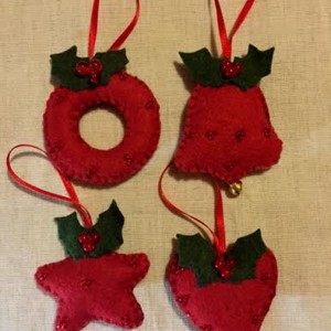 Fetru ornamente pentru pomul de Crăciun cu frunze de holly - accesorii de crăciun - decorațiuni de crăciun de casă - decorațiuni pentru pomul de crăciun - Artynos.ro