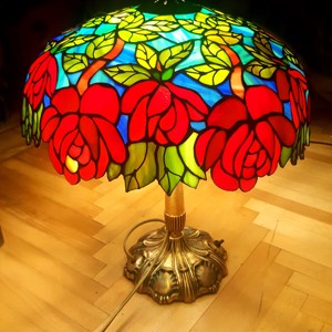 Rosu trandafir tufis tiffany lampa, , Arta de sticla, Altele, ARTYNOS