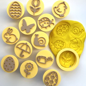 Set de stampile si forme pentru prajituri de Paste � Iepuras, Puisor, Fluture, Gargarita si multe altele � 12 piese, Jucarii si echipamente pentru copii, Puzzle, jocuri puzzle, Puzzle cu forme, , ARTYNOS