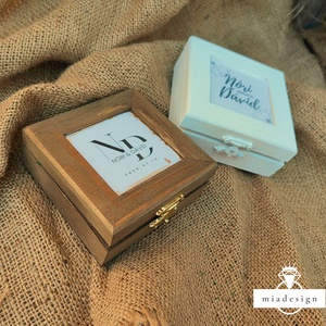 Cutie albă ca zăpada pentru verighete, vopsită manual - accesorii nuntă - amintiri și cadouri de nuntă - cadou nuntă - pernă de nuntă - Artynos.ro