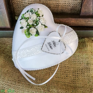 Perna pentru verighete de nunta Paper Rose, Accesorii nunta, Accesorii de nunta, Suport verighete si perne pentru inele, Aranjament de flori, Gravare, pirogravura, ARTYNOS