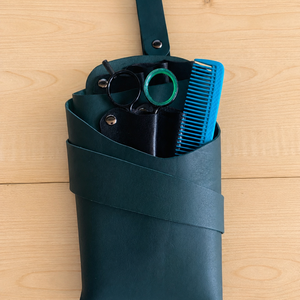 Holster barber handmade din piele naturală � suport pentru foarfeci, pieptene și ustensile - genți și portofele - portofele, huse, suporturi - husă pentru căști - Artynos.ro