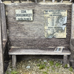 Dioramă stație de autobuz ,,Comuna Dragomire�ti - casă & stil de viață - decorațiuni de casă - decorațiuni de masă și rafturi - decorațiuni de masă - Artynos.ro