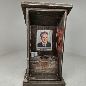 Macheta rustica in miniatura - WC de Curte - Artynos.ro