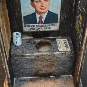 Machetă rustică în miniatură - WC de Curte - casă & stil de viață - decorațiuni de casă - decorațiuni de masă și rafturi - decorațiuni de masă - Artynos.ro