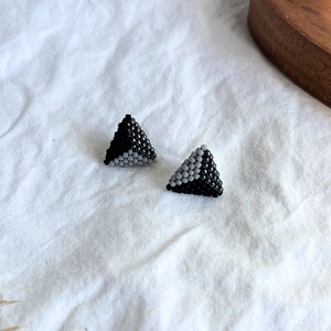 Cercei tinta Ivelle Noir, Bijuterii, Cercei, Cercei din margele, Confectionarea bijuteriilor, Cusatura, ARTYNOS